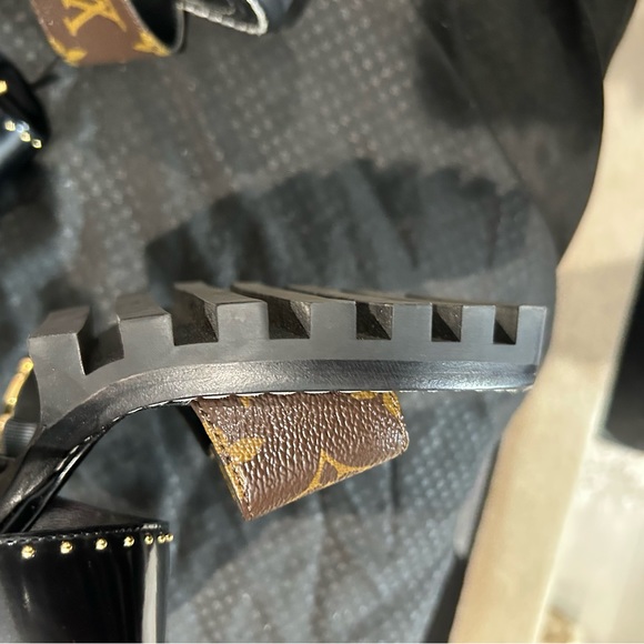 Size 41 (10.5) Star Trail Louis Vuitton Heel. Only worn once - Picture 6 of 13